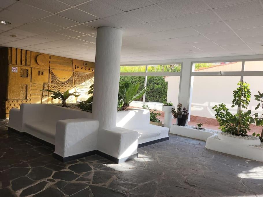 Superbe Apartement En Residence Avec Piscine Roses Exteriér fotografie